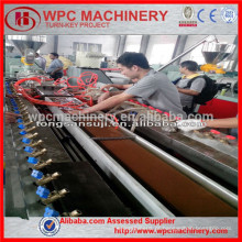 Plástico de madeira composto PP / PE WPC perfil fazendo máquina / WPC floor decking making machine